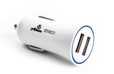 Автомобільний зарядний пристрій 2 USB (12 / 24V - 5V 2,1A) білий K